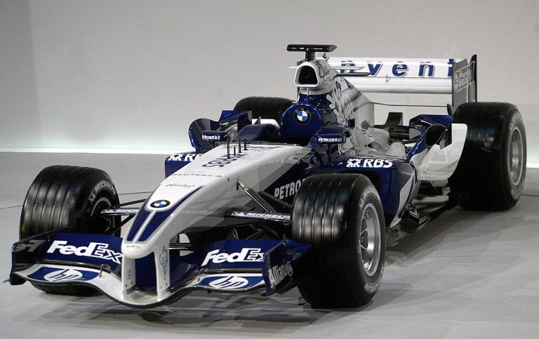 Watch How Badly This Formula One Car Out-Brakes a BMW M3